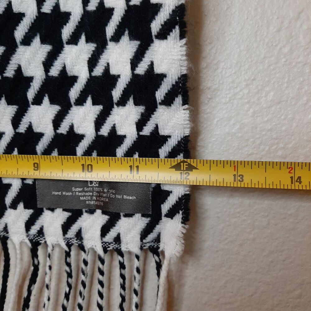 Softer Than Cashmere Scarf 64" x 12" Super Soft Houndstooth Print Korea Fringed - Picture 2 of 6